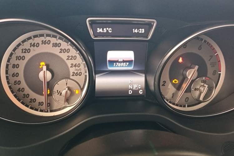 Used Mercedes-Benz GLA 2016 GLA 200 Fashion Model Instrument Cluster