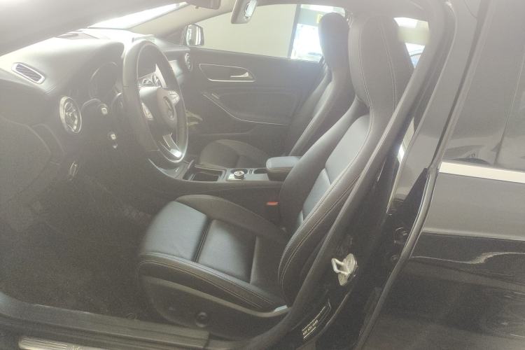 Used Mercedes-Benz GLA 2016 GLA 220 4MATIC Fashion Edition Left Front Seat