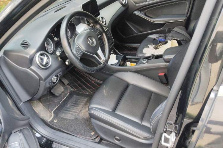 Used Mercedes-Benz GLA 2016 GLA 200 Sport Edition Left Front Seat