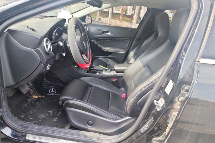 Used Mercedes-Benz GLA 2016 GLA 200 Sport Edition Left Front Seat