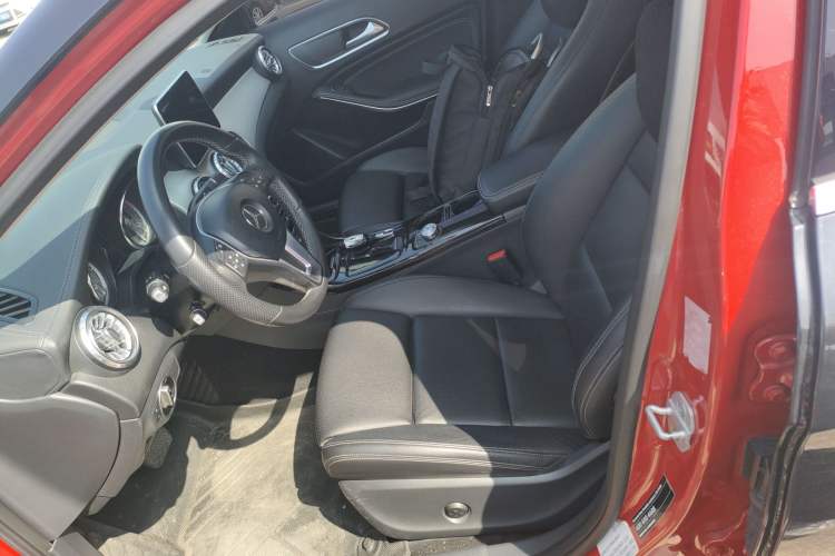 Used Mercedes-Benz GLA 2016 GLA 220 4MATIC Fashion Edition Left Front Seat