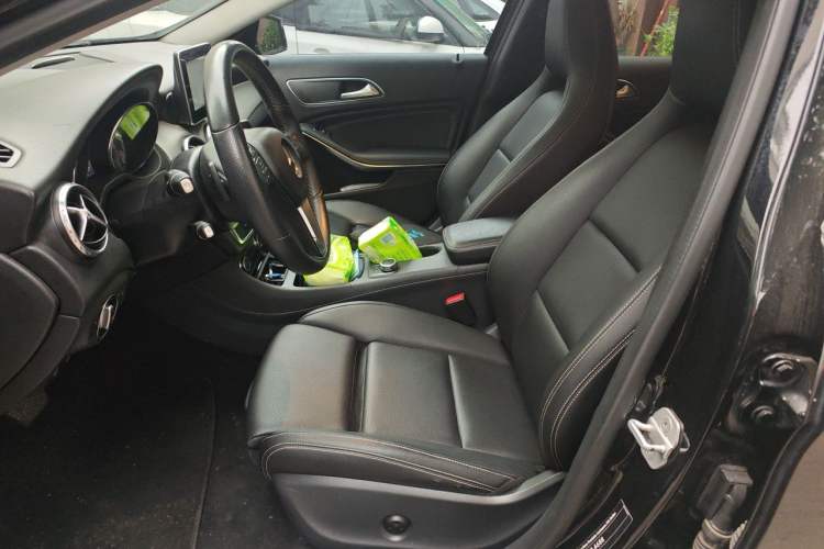 Used Mercedes-Benz GLA 2016 GLA 200 Sport Edition Left Front Seat