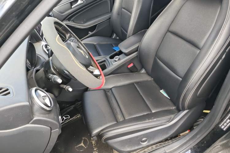 Used Mercedes-Benz GLA 2016 GLA 200 Sport Edition Left Front Seat