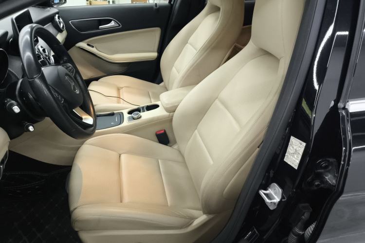 Used Mercedes-Benz GLA 2016 GLA 200 Sport Edition Left Front Seat