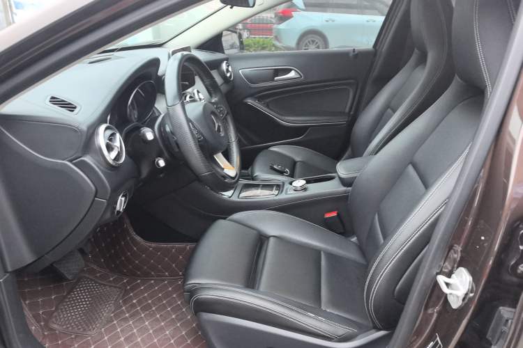 Used Mercedes-Benz GLA 2016 GLA 200 Fashion Model Left Front Seat