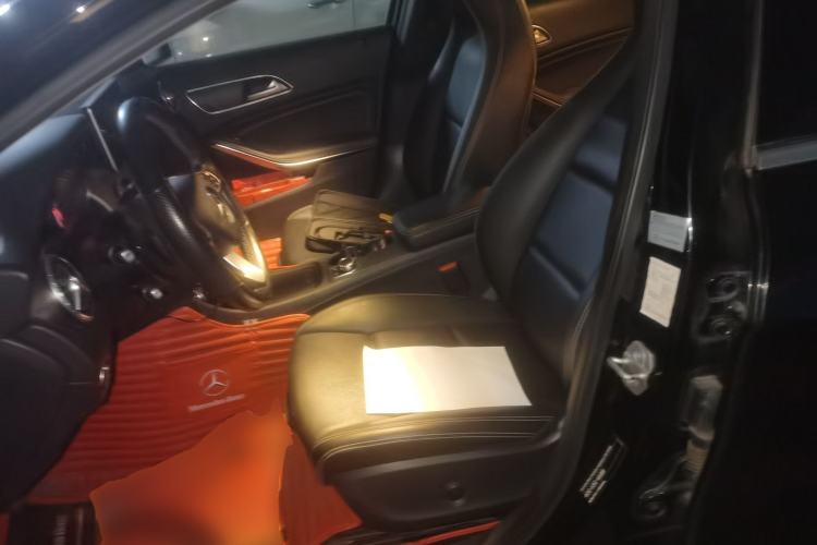 Used Mercedes-Benz GLA 2016 GLA 200 Sport Edition Left Front Seat