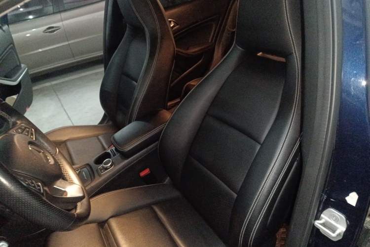 Used Mercedes-Benz GLA 2016 GLA 200 Fashion Model Left Front Seat