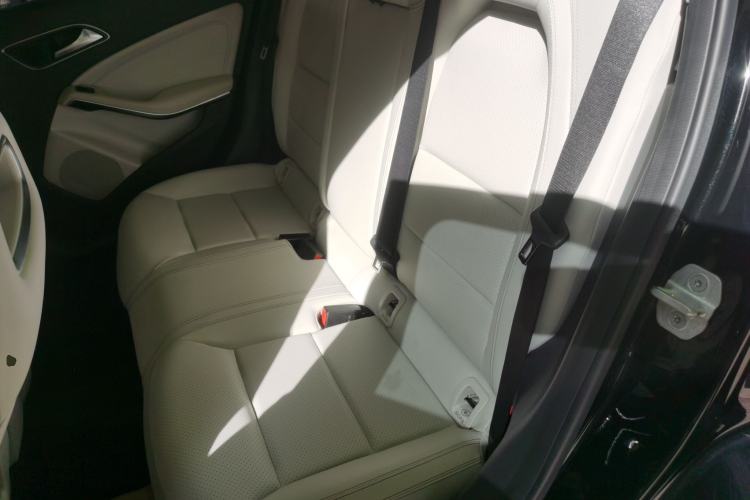 Used Mercedes-Benz GLA 2016 GLA 220 4MATIC Fashion Edition Left Rear Seat