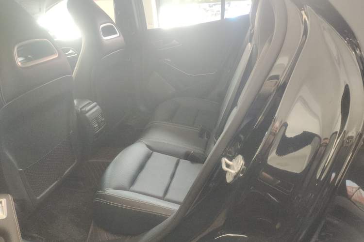 Used Mercedes-Benz GLA 2016 GLA 220 4MATIC Fashion Edition Left Rear Seat