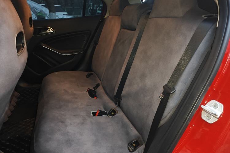 Used Mercedes-Benz GLA 2016 GLA 220 4MATIC Fashion Edition Left Rear Seat