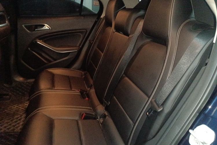 Used Mercedes-Benz GLA 2016 GLA 200 Fashion Model Left Rear Seat
