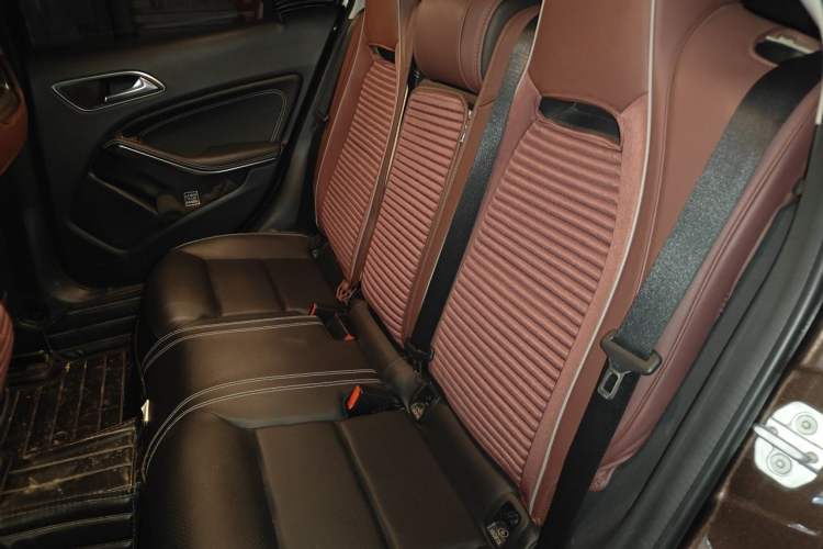 Used Mercedes-Benz GLA 2016 GLA 200 Fashion Model Left Rear Seat