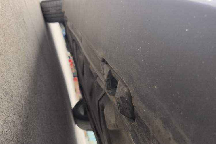 Used Mercedes-Benz GLA 2016 GLA 200 Fashion Model Left Side Sill