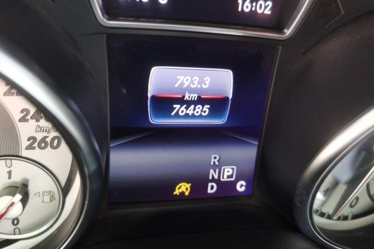 Used Mercedes-Benz GLA 2016 GLA 220 4MATIC Fashion Edition Odometer Close Up