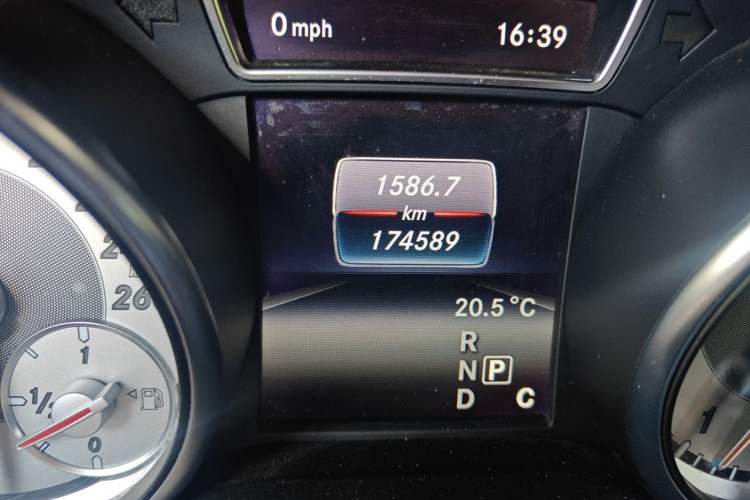 Used Mercedes-Benz GLA 2016 GLA 220 4MATIC Fashion Edition Odometer Close Up