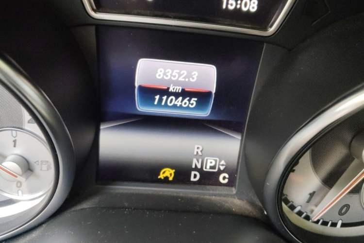 Used Mercedes-Benz GLA 2016 GLA 200 Sport Edition Odometer Close Up