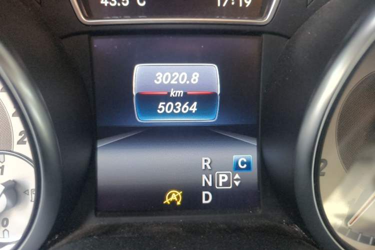 Used Mercedes-Benz GLA 2016 GLA 200 Sport Edition Odometer Close Up