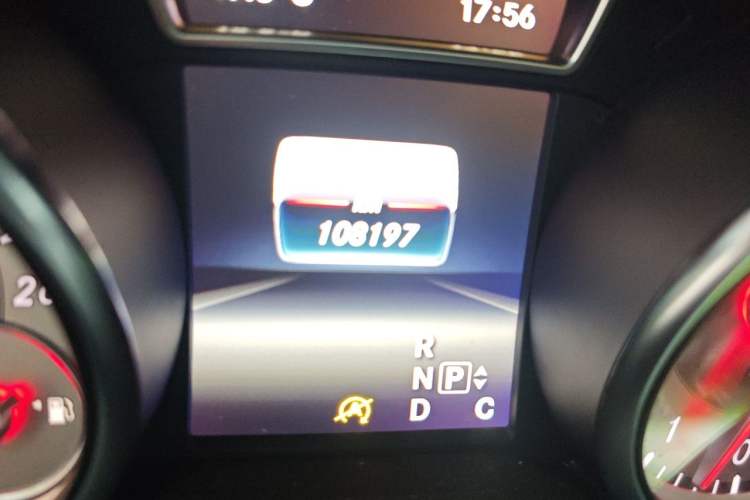 Used Mercedes-Benz GLA 2016 GLA 200 Sport Edition Odometer Close Up