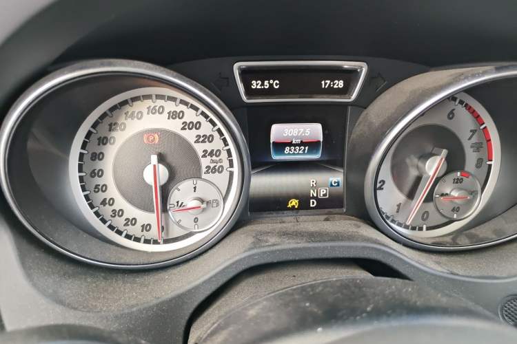Used Mercedes-Benz GLA 2016 GLA 200 Sport Edition Odometer Close Up