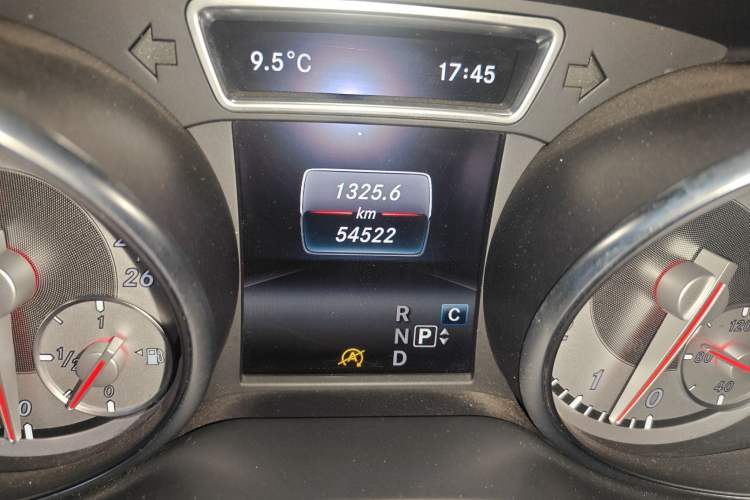 Used Mercedes-Benz GLA 2016 GLA 220 4MATIC Fashion Edition Odometer Close Up