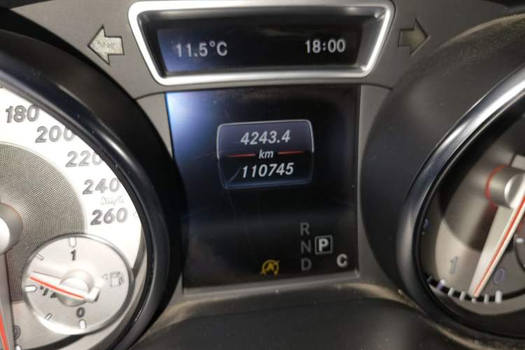 Used Mercedes-Benz GLA 2016 GLA 220 4MATIC Fashion Edition Odometer Close Up