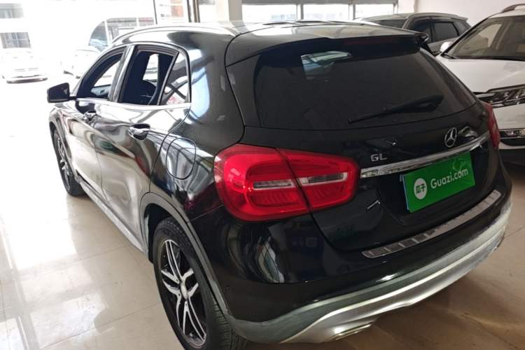 Used Mercedes-Benz GLA 2016 GLA 200 Fashion Model Rear Left 45 Deg