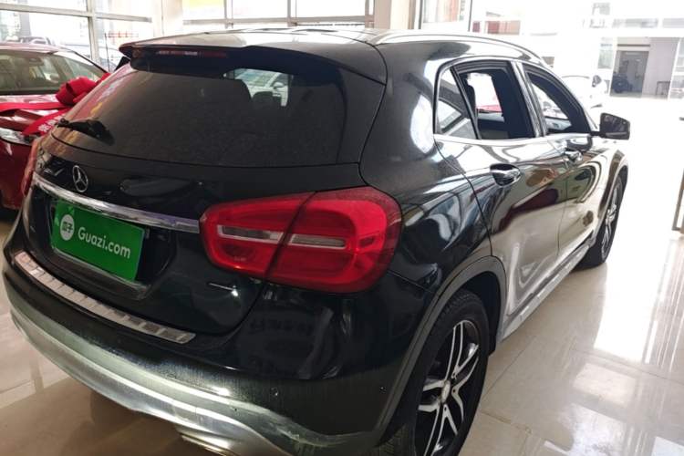 Used Mercedes-Benz GLA 2016 GLA 200 Fashion Model Rear Right 45 Deg