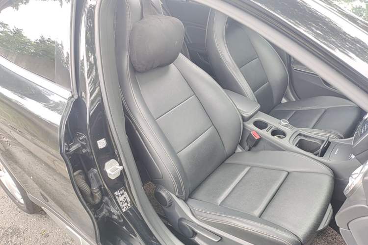Used Mercedes-Benz GLA 2016 GLA 200 Sport Edition Right Front Seat