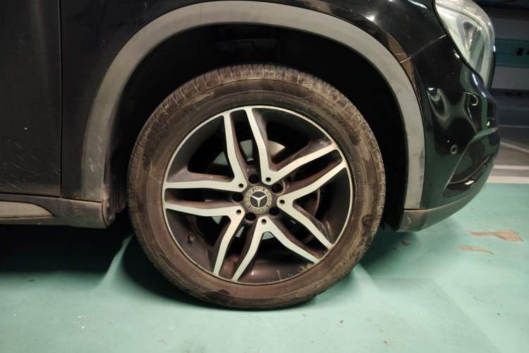 Used Mercedes-Benz GLA 2016 GLA 220 4MATIC Fashion Edition Right Front Wheel Hub