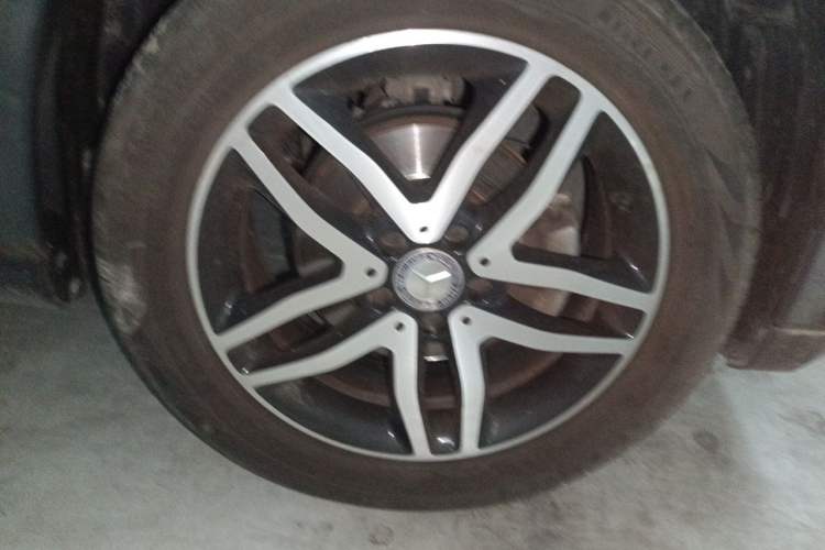 Used Mercedes-Benz GLA 2016 GLA 200 Fashion Model Right Front Wheel Hub