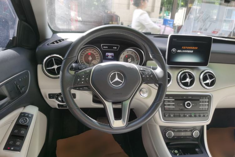 Used Mercedes-Benz GLA 2016 GLA 220 4MATIC Fashion Edition Steering Wheel