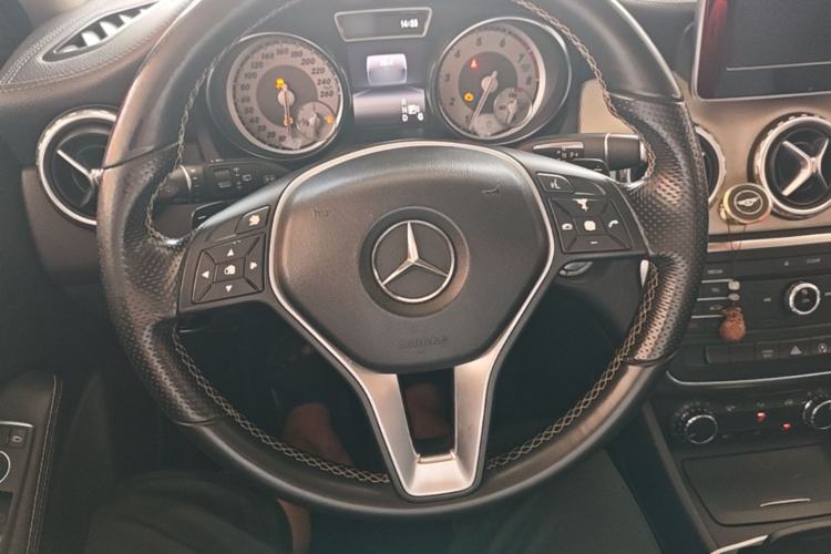 Used Mercedes-Benz GLA 2016 GLA 200 Fashion Model Steering Wheel