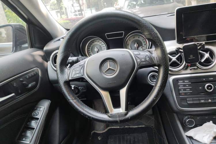 Used Mercedes-Benz GLA 2016 GLA 200 Sport Edition Steering Wheel