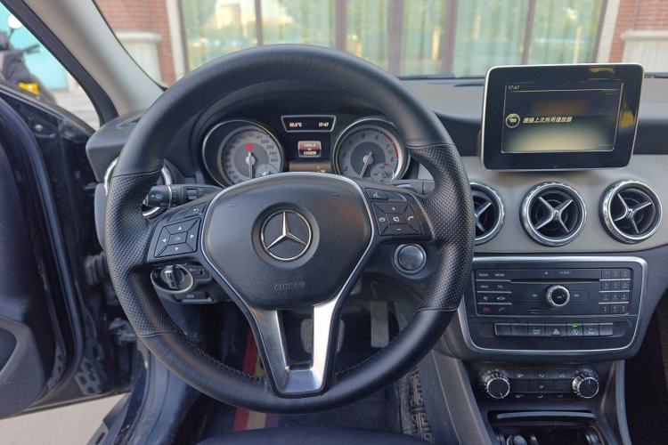 Used Mercedes-Benz GLA 2016 GLA 200 Sport Edition Steering Wheel
