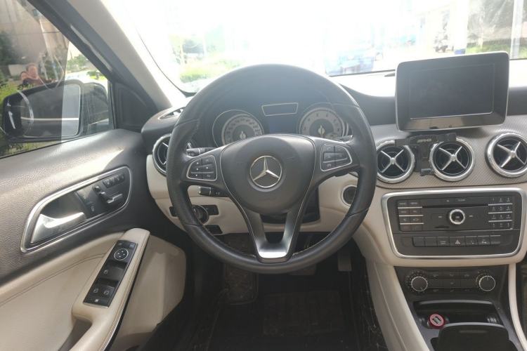 Used Mercedes-Benz GLA 2016 GLA 200 Sport Edition Steering Wheel