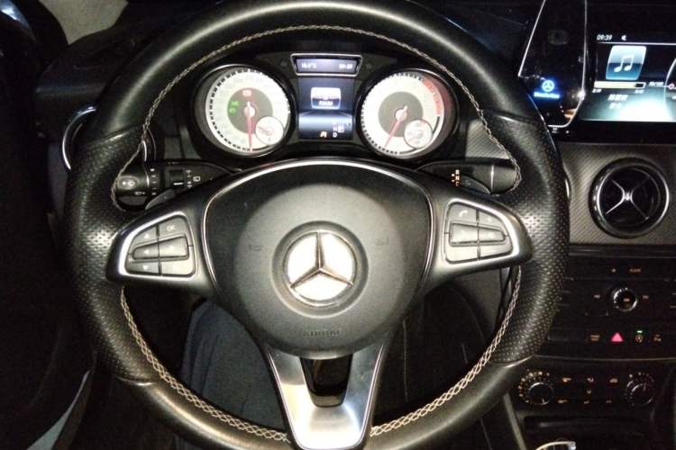 Used Mercedes-Benz GLA 2016 GLA 200 Sport Edition Steering Wheel
