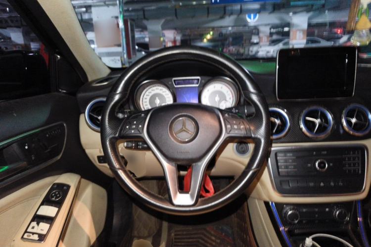 Used Mercedes-Benz GLA 2016 GLA 200 Sport Edition Steering Wheel