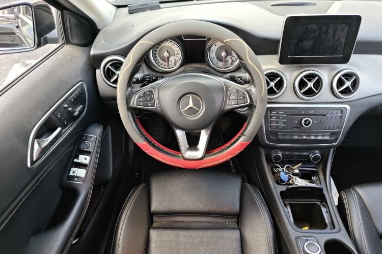 Used Mercedes-Benz GLA 2016 GLA 200 Sport Edition Steering Wheel
