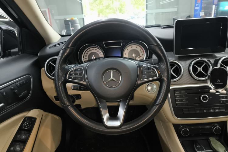 Used Mercedes-Benz GLA 2016 GLA 200 Sport Edition Steering Wheel