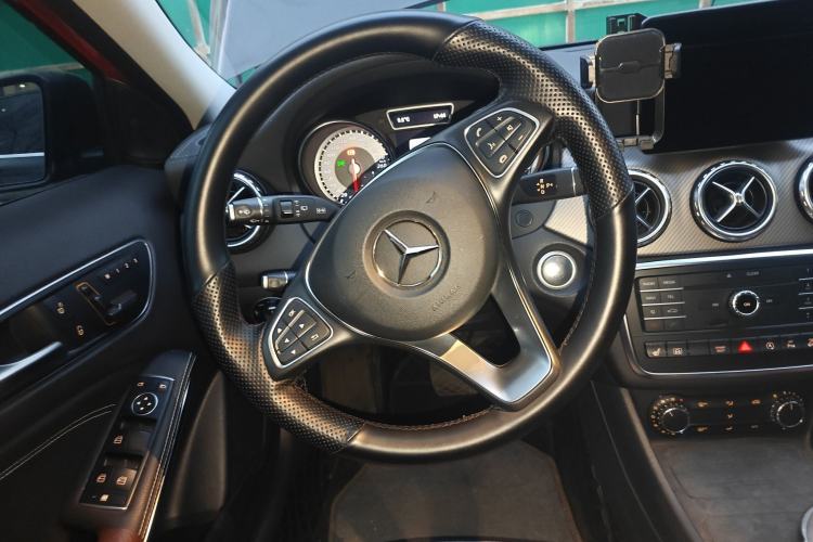 Used Mercedes-Benz GLA 2016 GLA 220 4MATIC Fashion Edition Steering Wheel