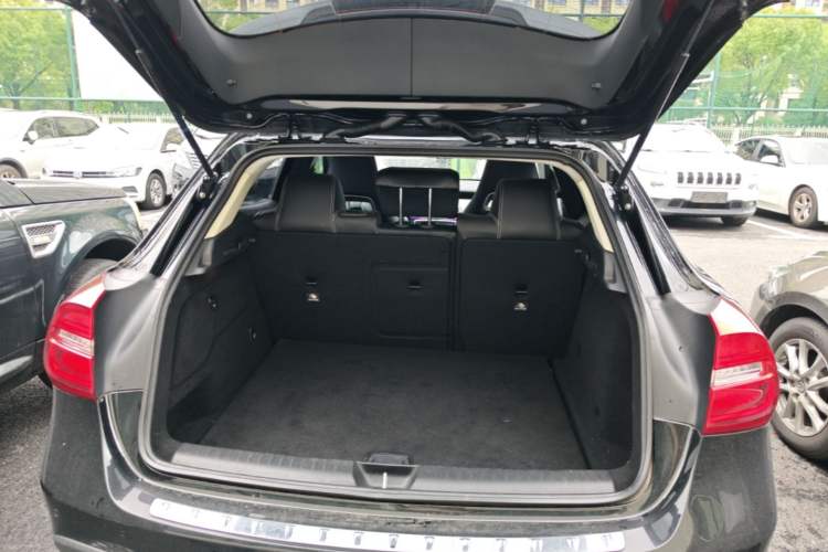 Used Mercedes-Benz GLA 2016 GLA 200 Fashion Model Trunk