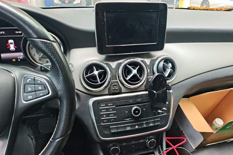 Used Mercedes-Benz GLA 2016 GLA 200 Sport Edition Audio And AC Panel