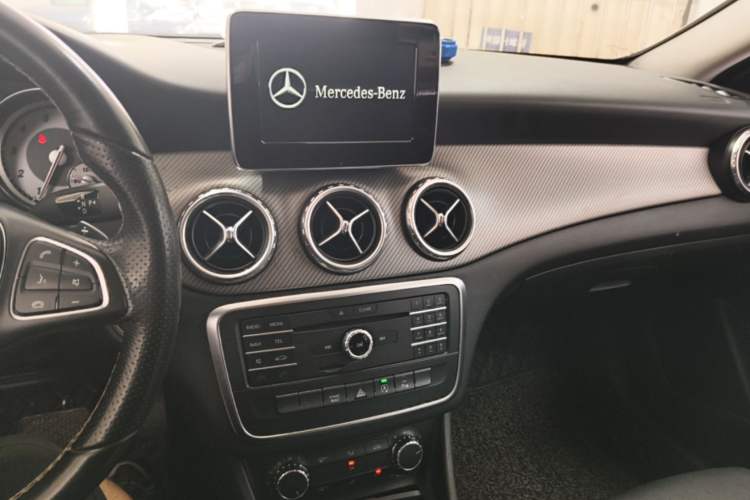 Used Mercedes-Benz GLA 2016 GLA 200 Sport Edition Audio And AC Panel