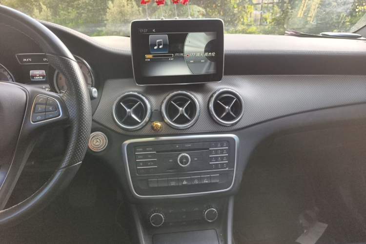 Used Mercedes-Benz GLA 2016 GLA 200 Fashion Model Audio And AC Panel