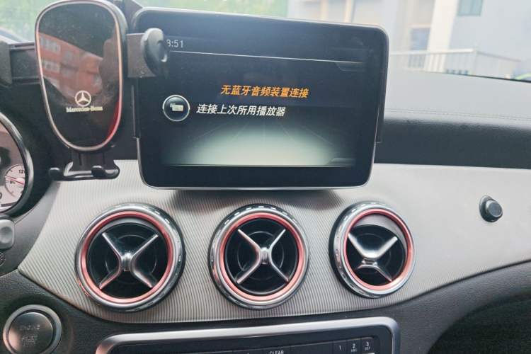 Used Mercedes-Benz GLA 2016 GLA 220 4MATIC Fashion Edition Audio And AC Panel