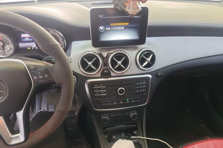 Used Mercedes-Benz GLA 2016 GLA 200 Fashion Model Audio And AC Panel