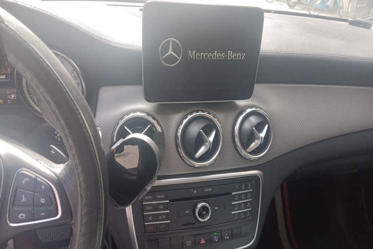 Used Mercedes-Benz GLA 2016 GLA 200 Fashion Model Audio And AC Panel