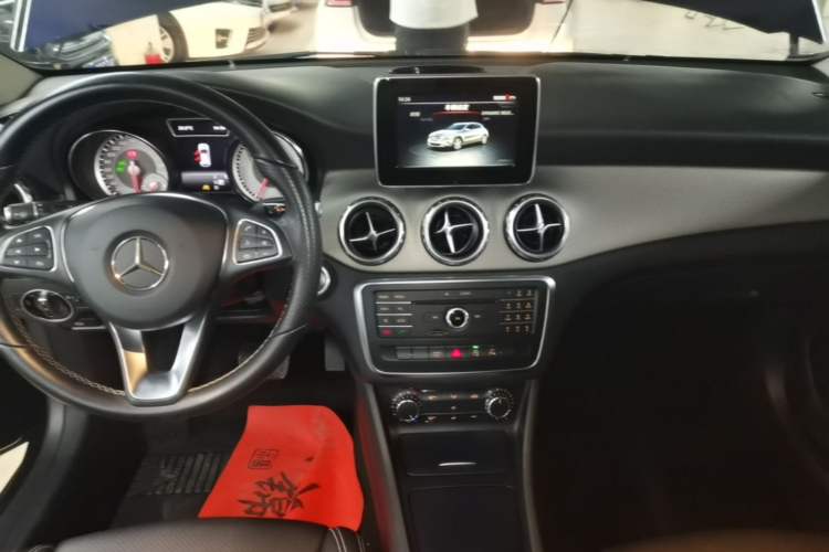 Used Mercedes-Benz GLA 2016 GLA 200 Sport Edition Audio And AC Panel
