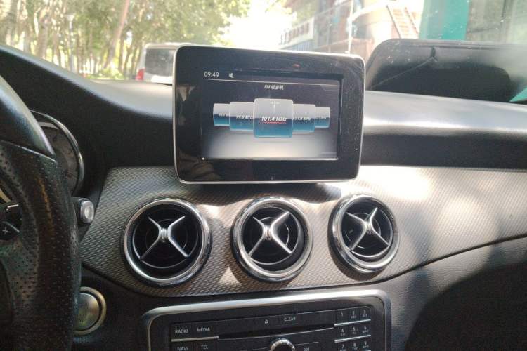 Used Mercedes-Benz GLA 2016 GLA 200 Sport Edition Audio And AC Panel