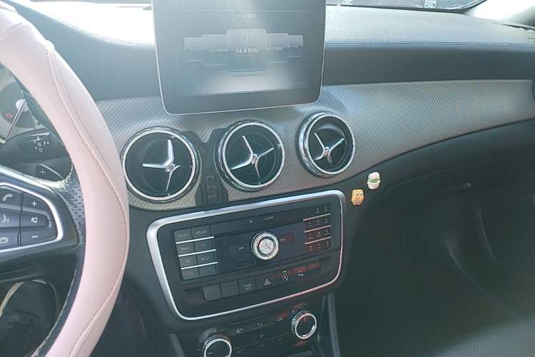 Used Mercedes-Benz GLA 2016 GLA 200 Fashion Model Audio And AC Panel